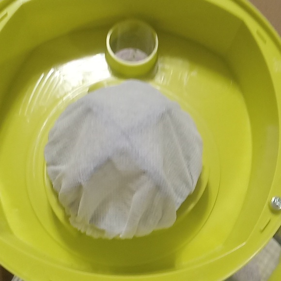 Sharper image multifunction wet & dry auto vacuum - Picture 3 of 5